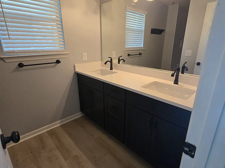 2013 Emery Ln #2013 — Photo 4