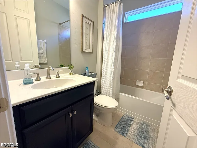3920 King Edwards St — Photo 11