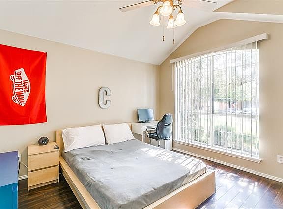 5th image of 8112 Amistad Ct