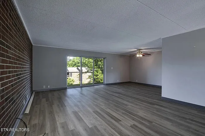 400 Dublin Dr — Photo 15