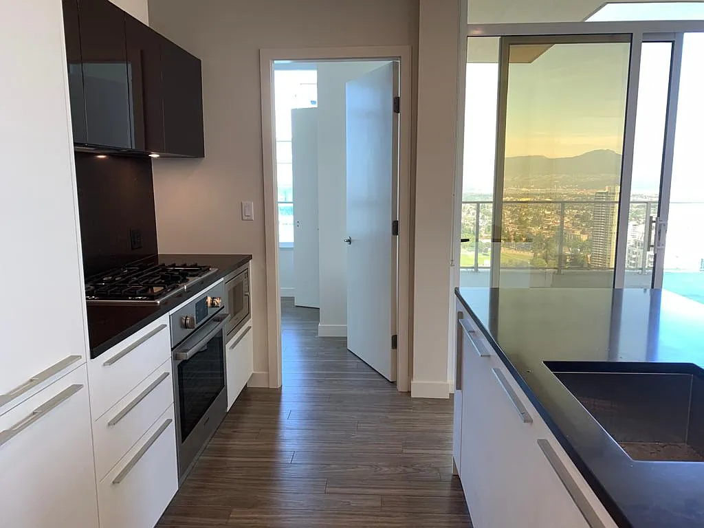 6383 McKay Avenue Burnaby — Photo 2