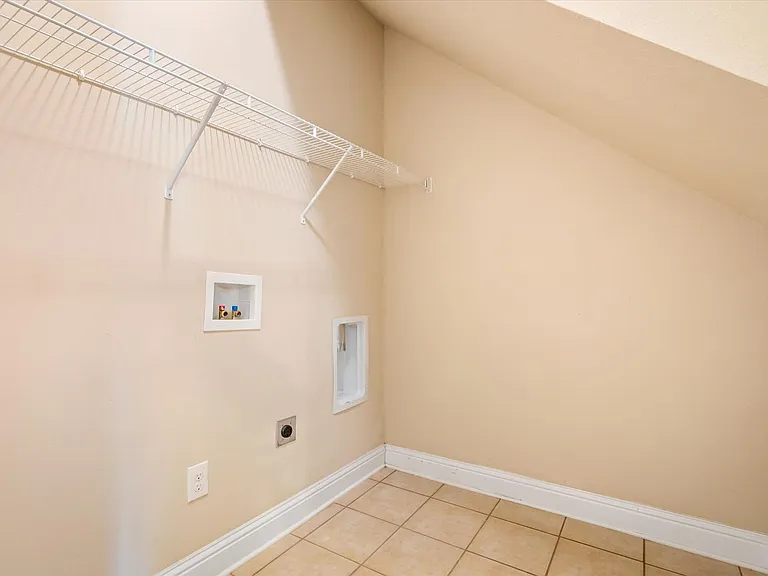23946 Devonfield Ln — Photo 19