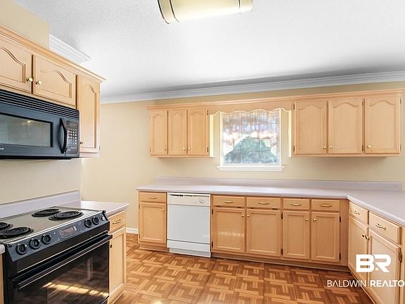 4th image of 9754 Silverwood Dr