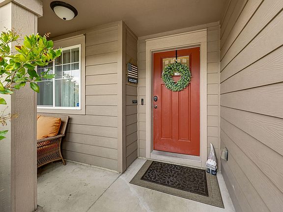5th image of 545 N Heights Dr