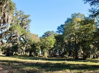 52 Coopers Point Dr, Townsend, GA 31331