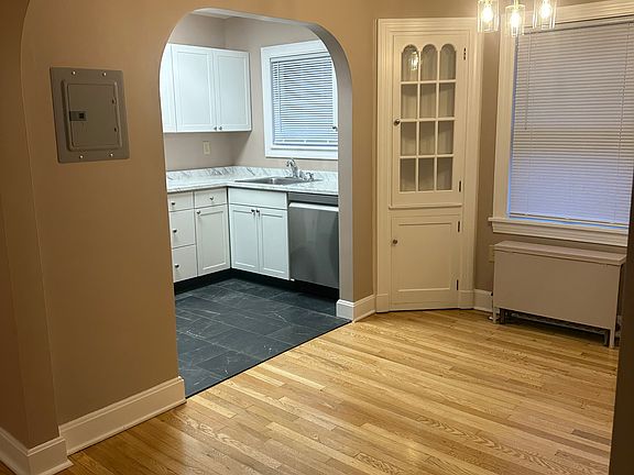 5th image of 74 N Rocky River Dr #4