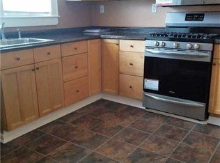 64 Smith St #2B, Rockville Centre, NY 11570