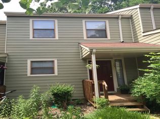 104 Cedarwood Ln, Carrboro, NC 27510