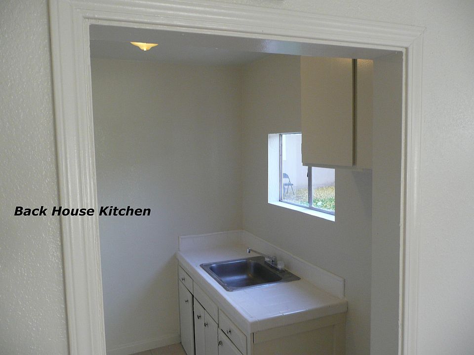Back House Kitchen
