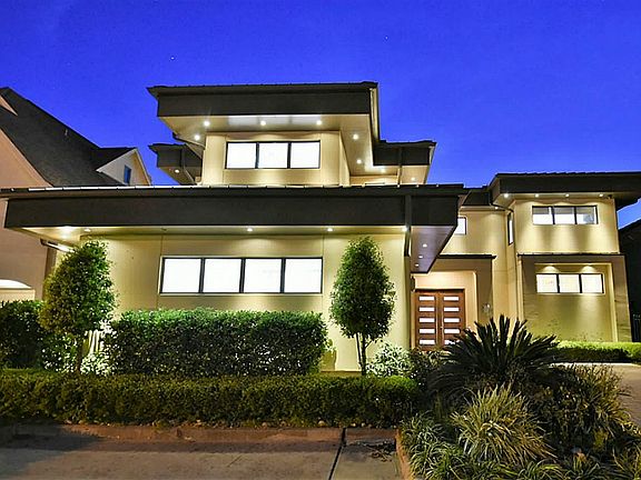 3rd image of 1018 Vista Creek Dr
