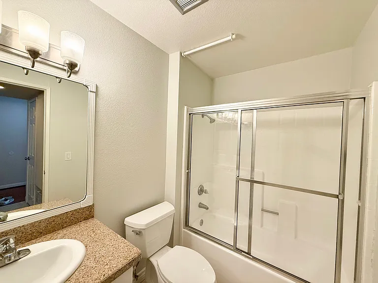 5550 Owensmouth Ave #214 — Photo 11