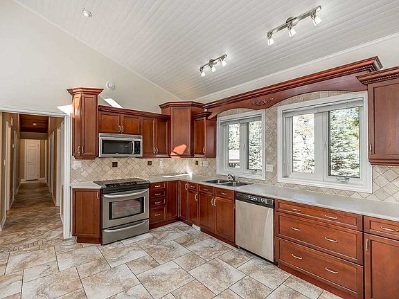 2nd image of 58 Park Dr