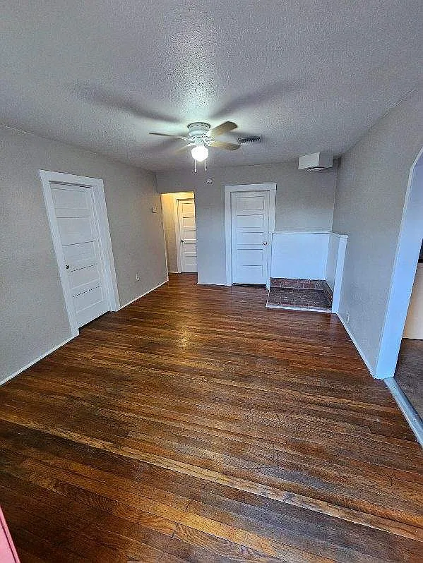 823 E Lee St N — Photo 3