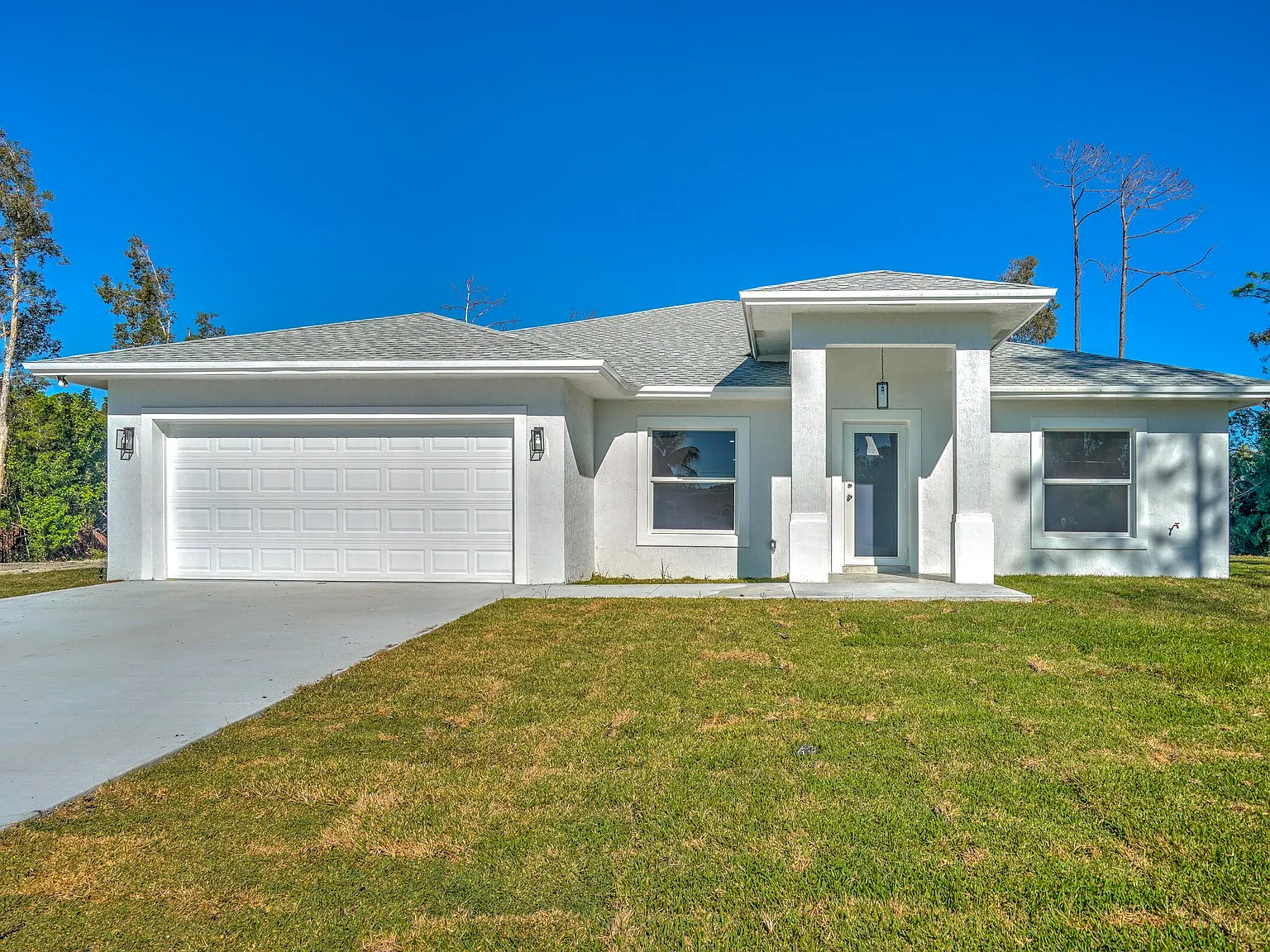 4 bed, 3.0 bath, 2160 sqft, $4,200 — Photo 2