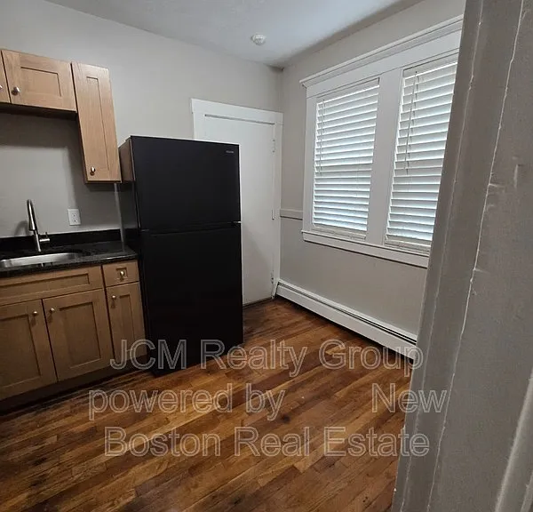 196 Washington St — Photo 2