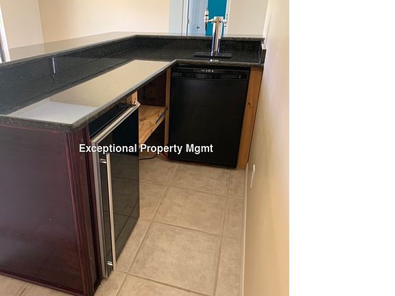 4th image of 2604 SW 52nd Ter
