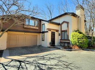 516 Sayre Dr, Princeton, NJ 08540