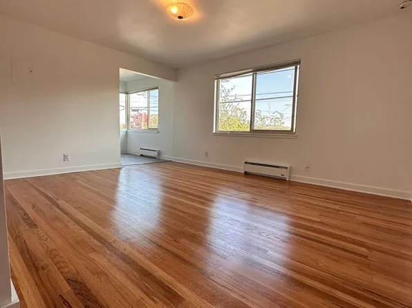 Evanston Court Apartments