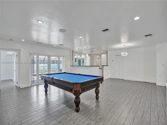 5 bed, 3.0 bath, $5,300 — Photo 2
