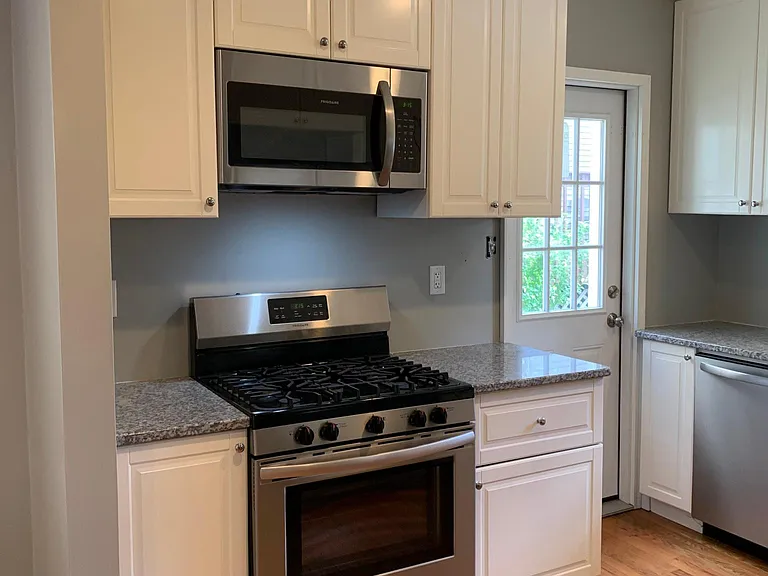 328 Union Ave — Photo 6