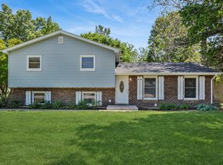 28W691 Leverenz Rd, Naperville, IL 60564