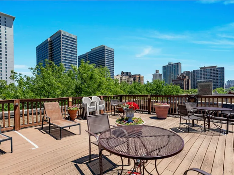 3606 N Pine Grove Ave #2K — Photo 16