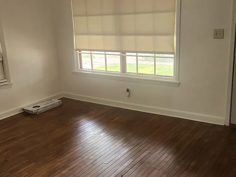 5010 N 49th St — Photo 3