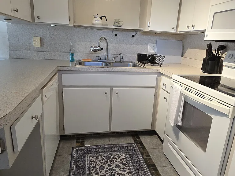 400 Base Ave E #210 — Photo 20