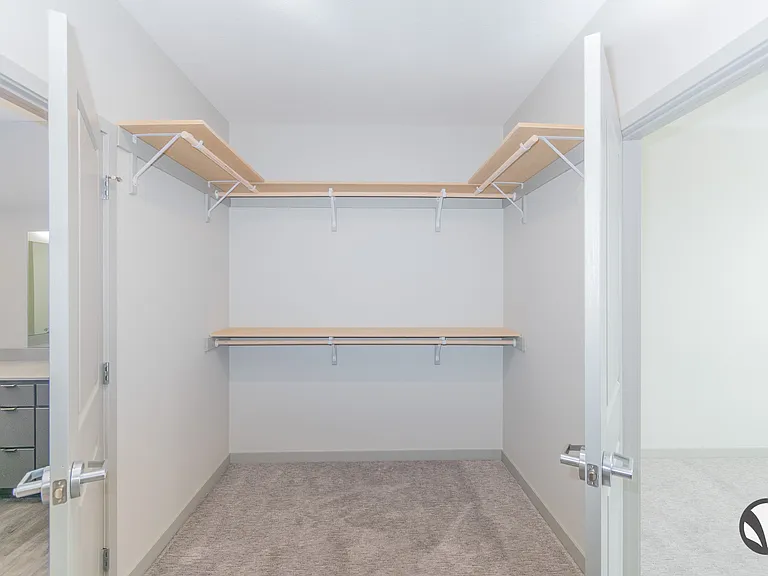 Chateau at Yankee Hill Apartments — Photo 80