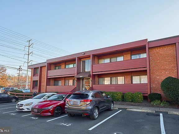 2nd image of 1501 S George Mason Dr APT 10