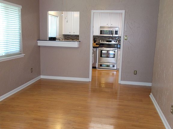 3rd image of 3532 Sunrise Dr