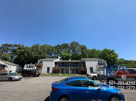 407 Ashland St - Apartments, 104