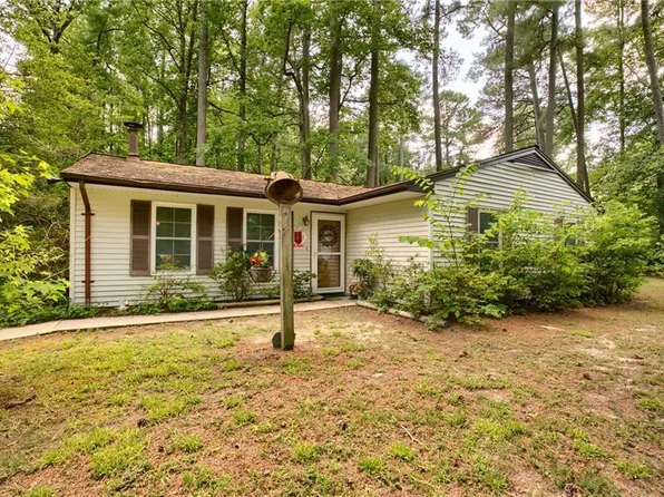 6592 Lake View Dr, Gloucester, VA 23061