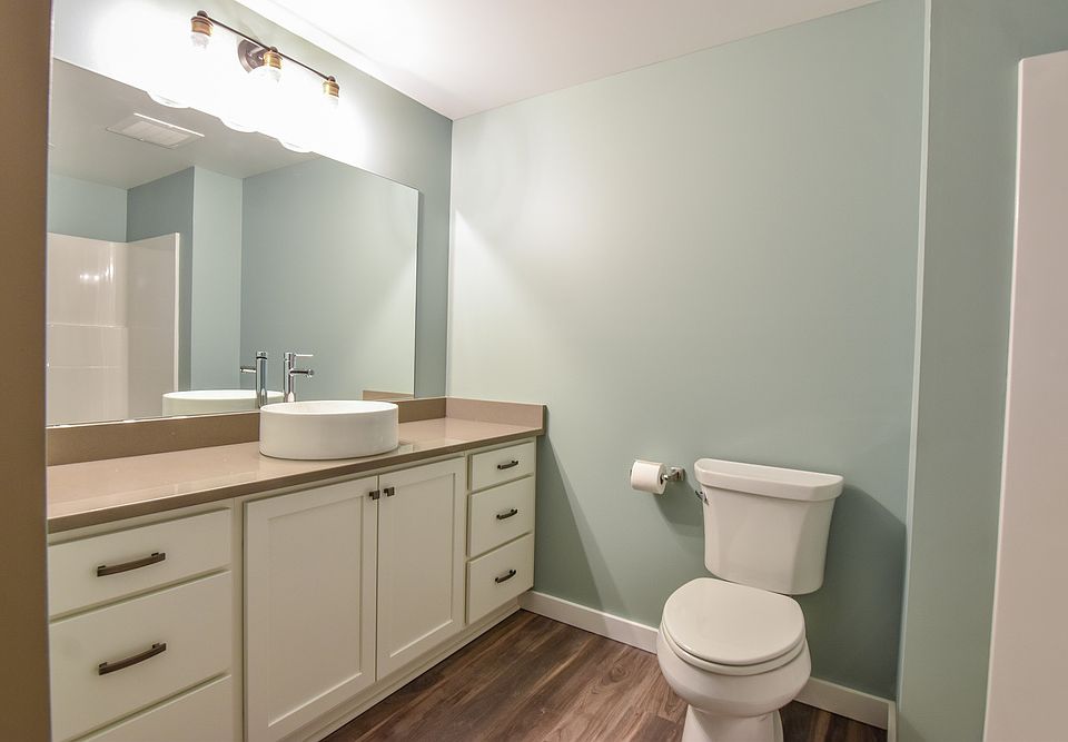 2nd image of 320 S Court St #309