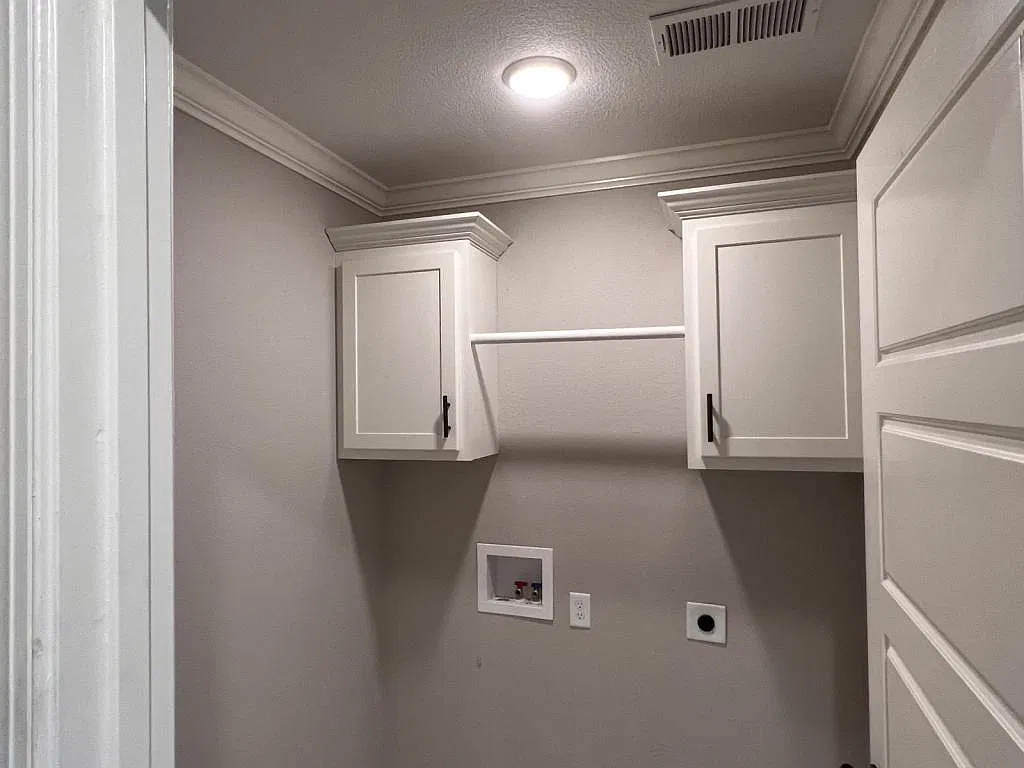 2 Winding Woods Dr — Photo 2