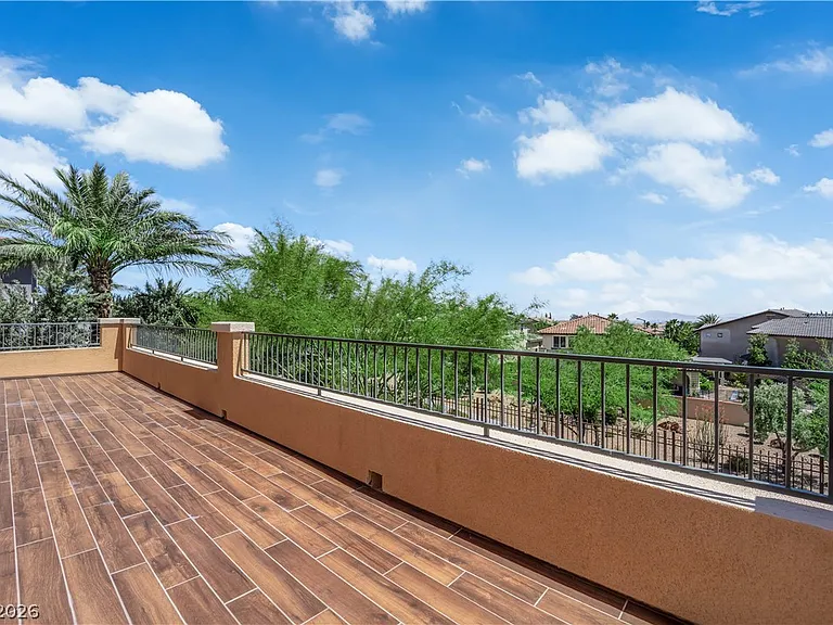 608 Highland Bluff Way — Photo 34