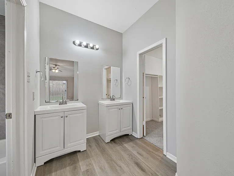 10530 Rippling Fields Dr — Photo 20