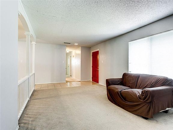 4th image of 5429 Barcelona Dr