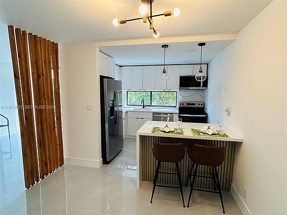 5th image of 17021 N Bay Rd #427