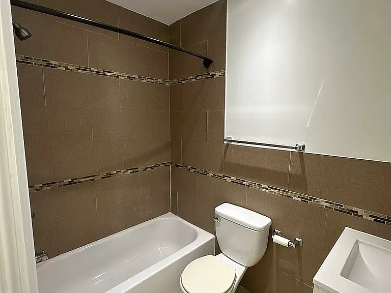 1727 E 93rd St #2 — Photo 17