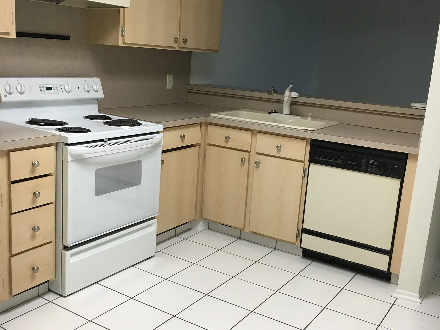 2 bed, 850 sqft, $1,500 — Photo 2