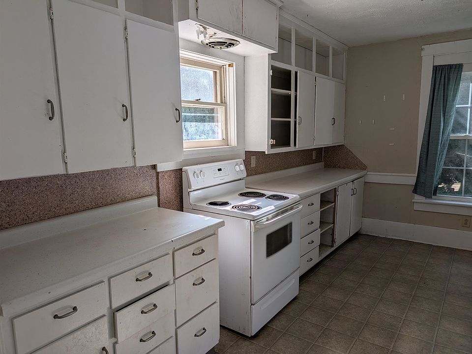 13th image of 503 E Mason St