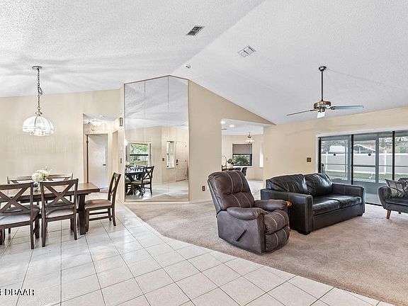 3rd image of 10 Bolling Ln