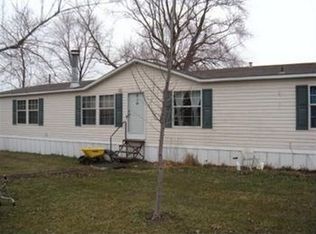 19555 Wildwood Dr, Raymondville, MO 65555