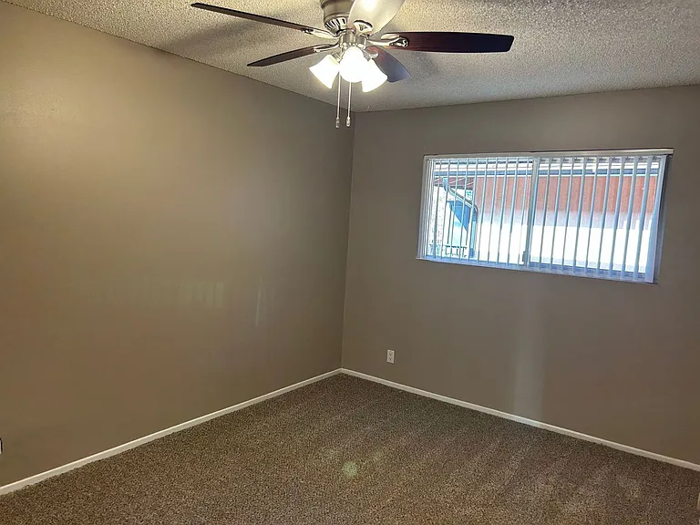 Mountain View Apartments — Photo 12