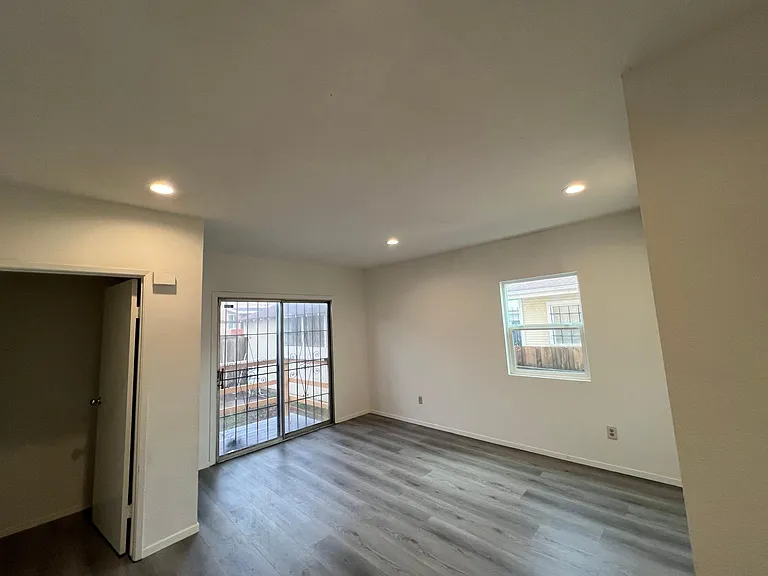 2363 Church St — Photo 11