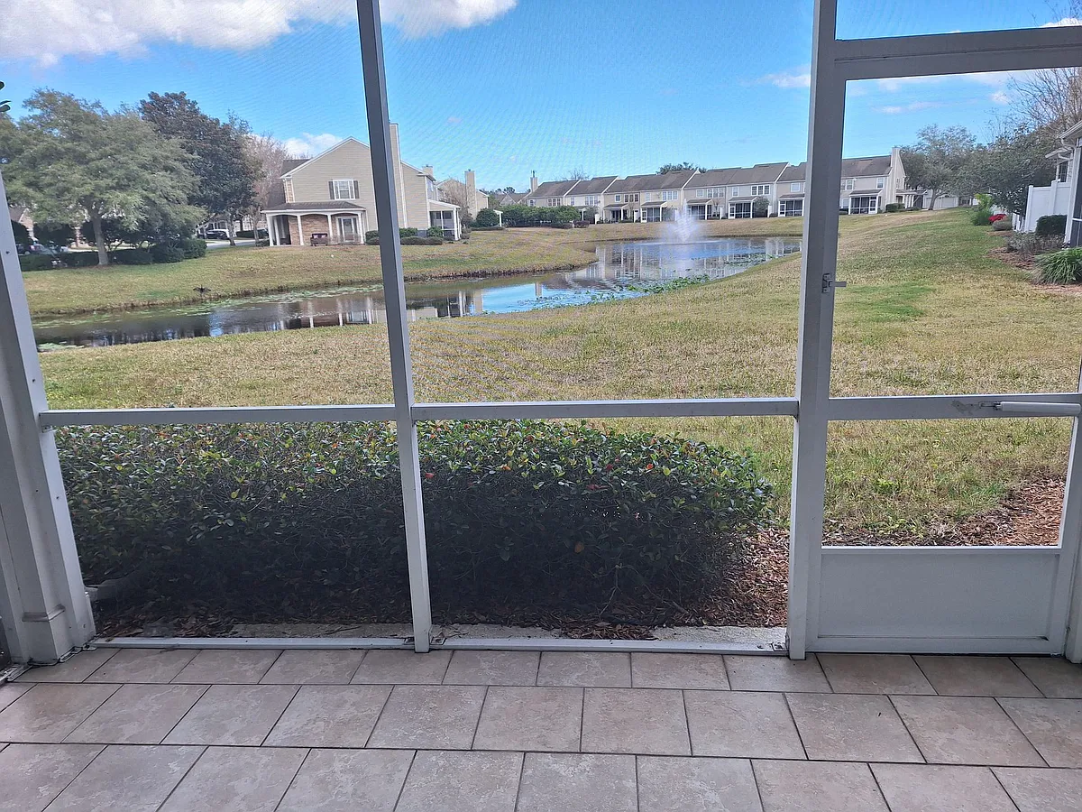 Building Photo - 11172 Castlemain Cir W