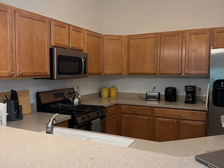 2768 S Knightsbridge Cir — Photo 17