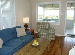 4th image of 2438 S Fletcher Ave