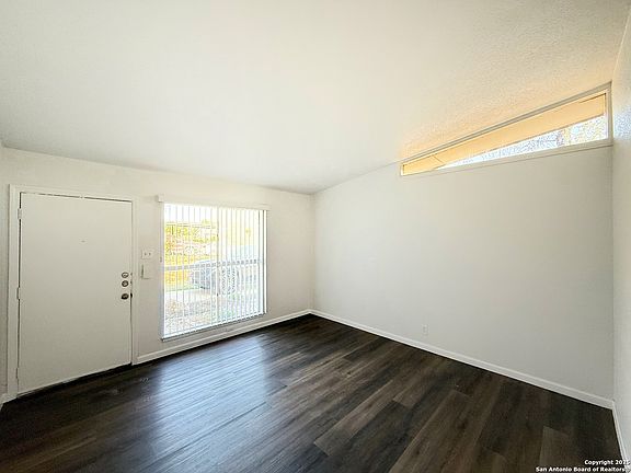 5th image of 6034 Pine Valley